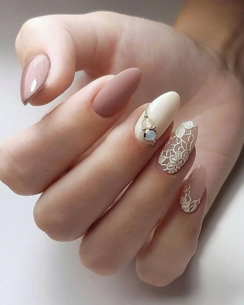 unhas com detalhes diferentes