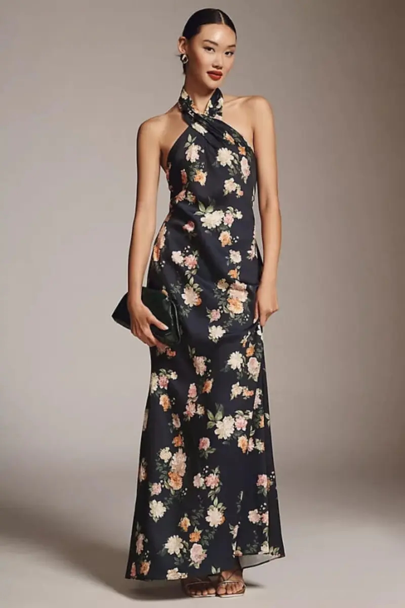 vestido longo floral com gola alta cruzada