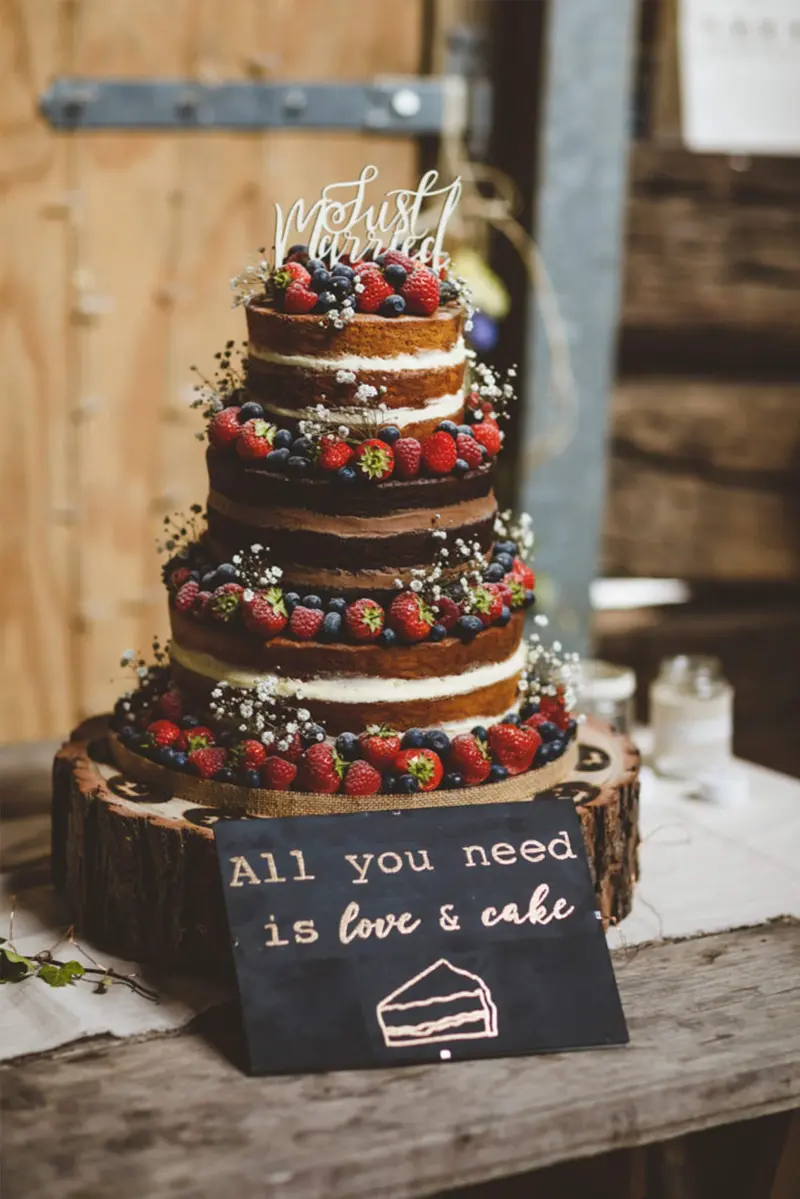 bolo de casamento r&uacute;stico naked cake