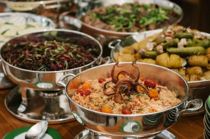 arroz com frutas do mar e outras receitas para servir no casamento