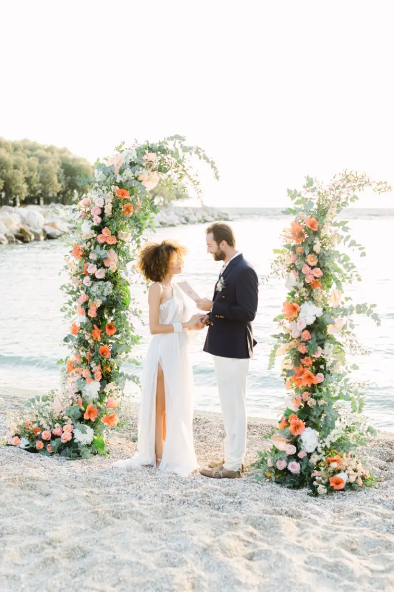  altar de casamento civil na praia