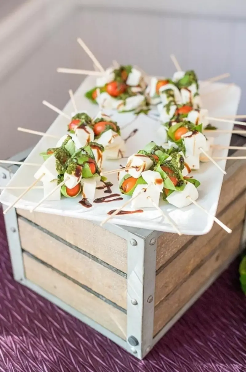 espetinhos finger foods vegetarianos para servir no seu casamento