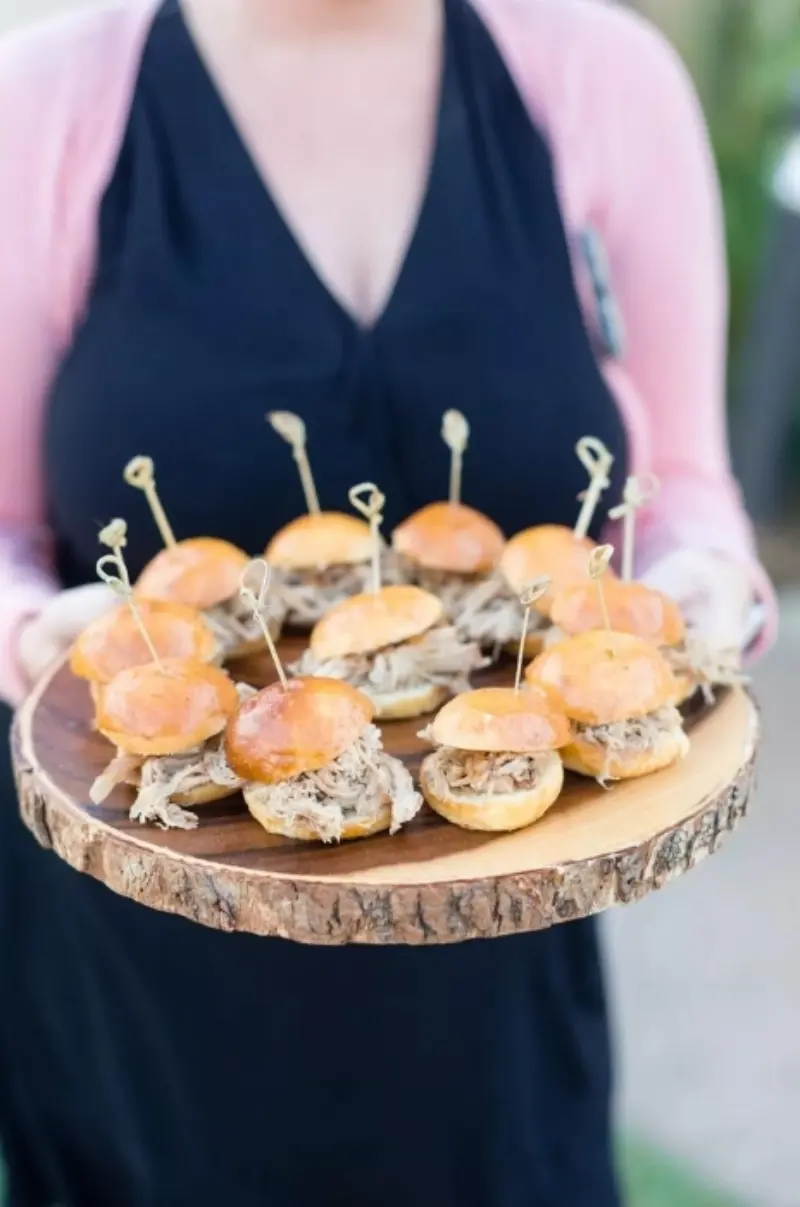 mini burguers para servir no buffet do seu casamento