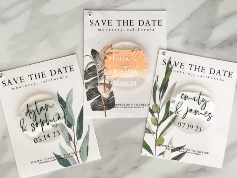 Save the Date com desenho de folhas em estilo minimalista