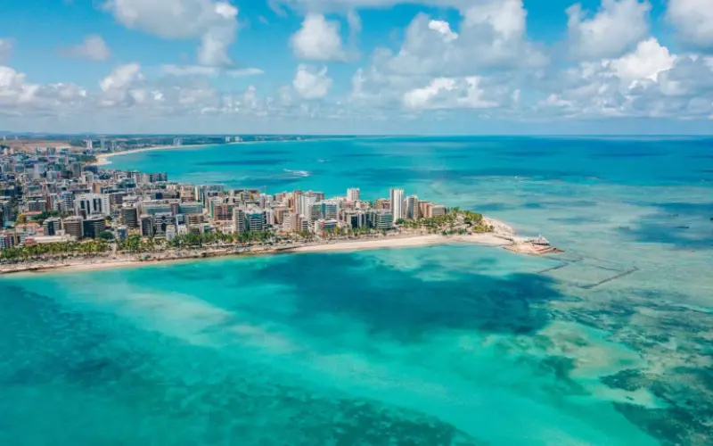 vista &aacute;rea de cidade praiana