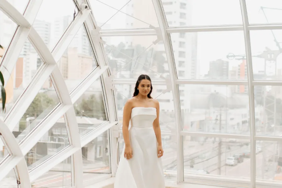 noiva com vestido minimalista