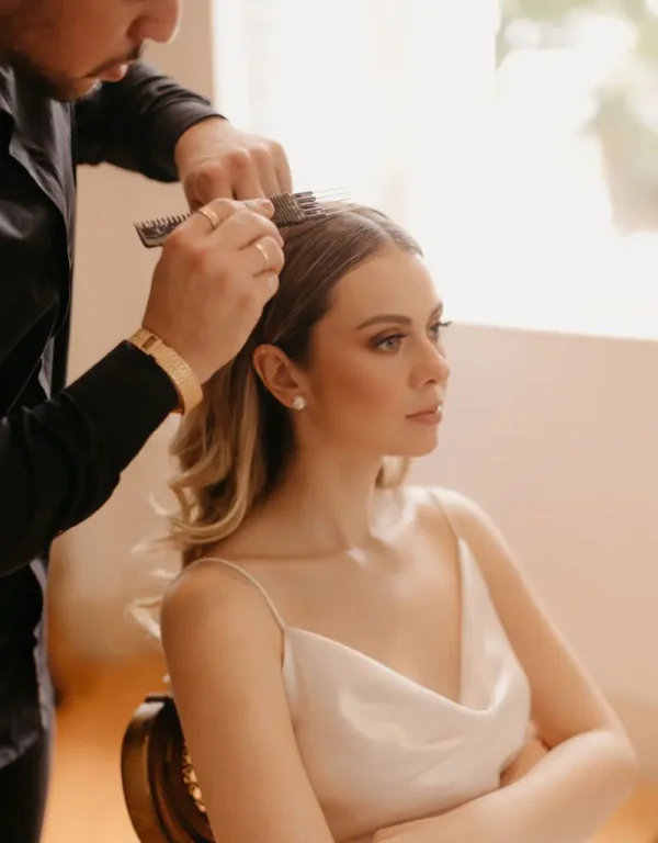 capa post: Danylo Monteiro arrumando cabelo para penteado de noiva