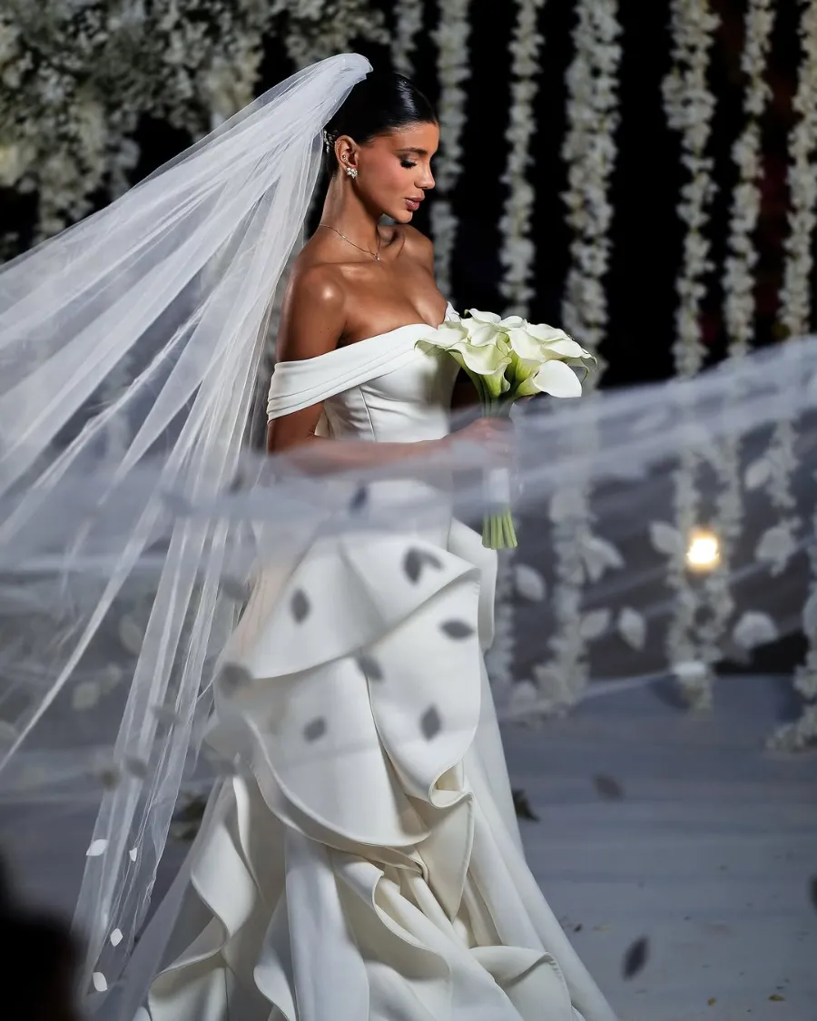 noiva ex miss jakelyne com véu