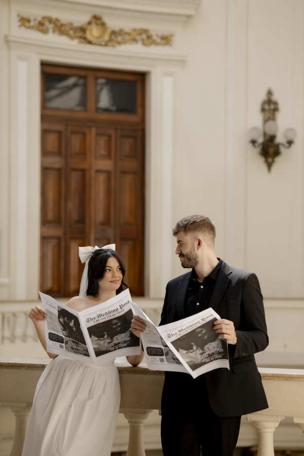 capa post: noivos na varanda com save the date