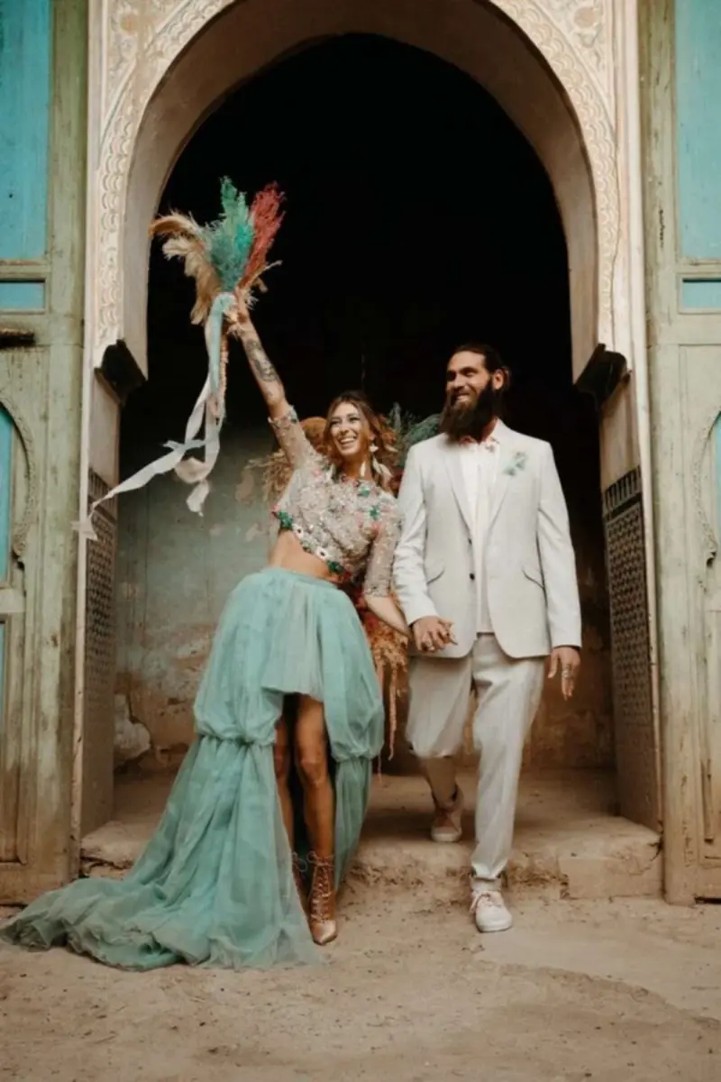 traje dos noivos em casamento moderno