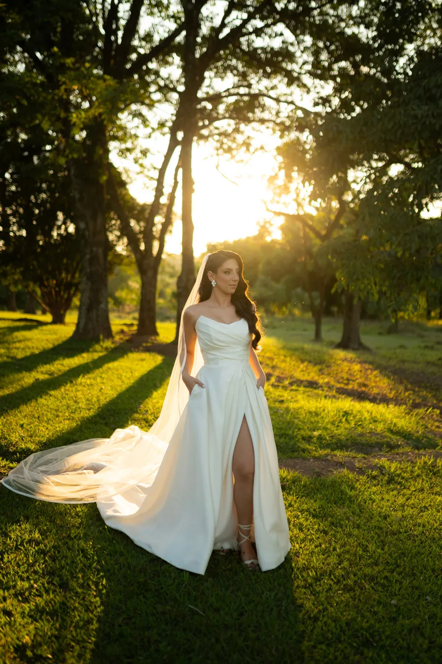 vestido de noiva no campo