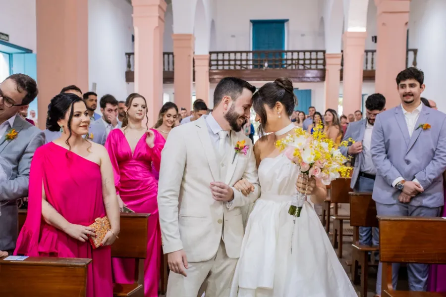 noivos na igreja