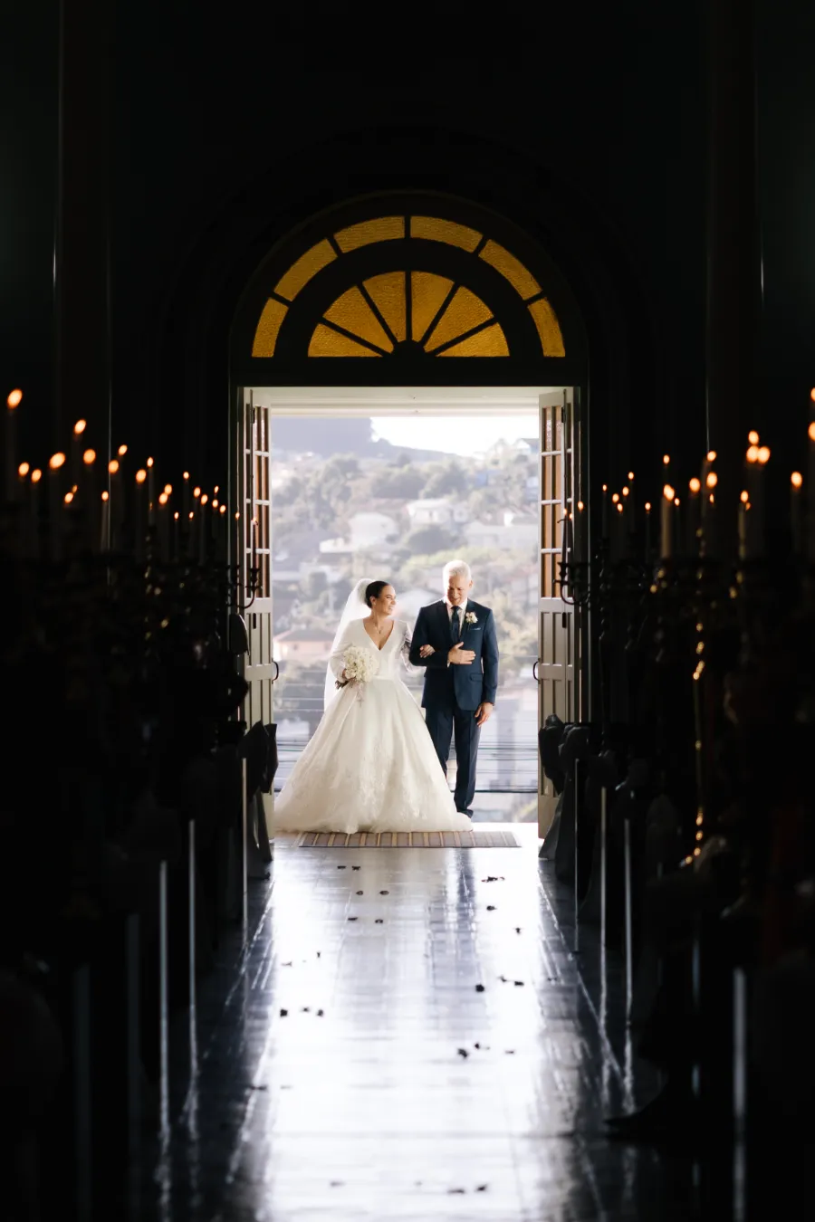 entrada da noiva na igreja
