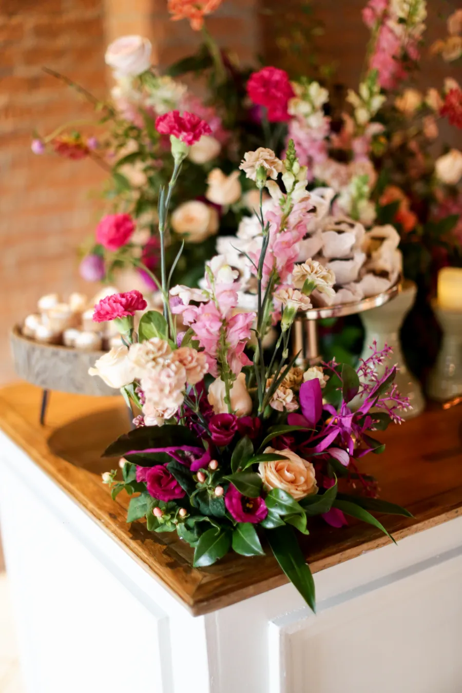 arranjo de flores para casamento marsala