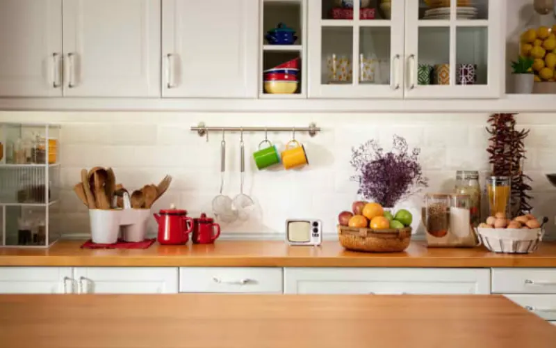 cozinha com itens da lista de chá de casa nova