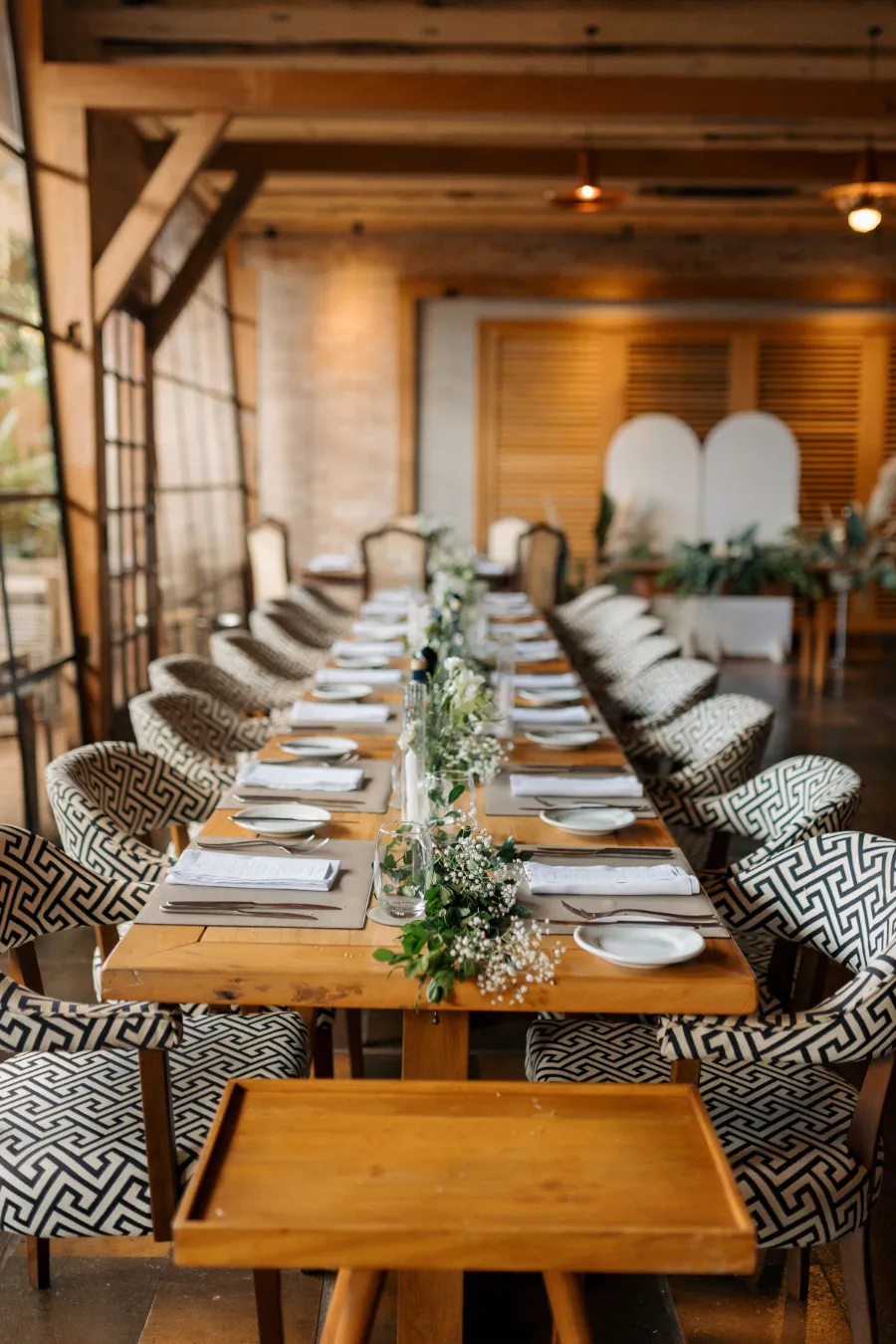 mesa posta simples e minimalista