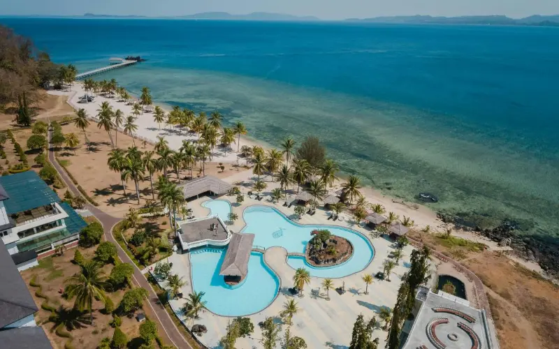 vista do alto do resort perto da praia