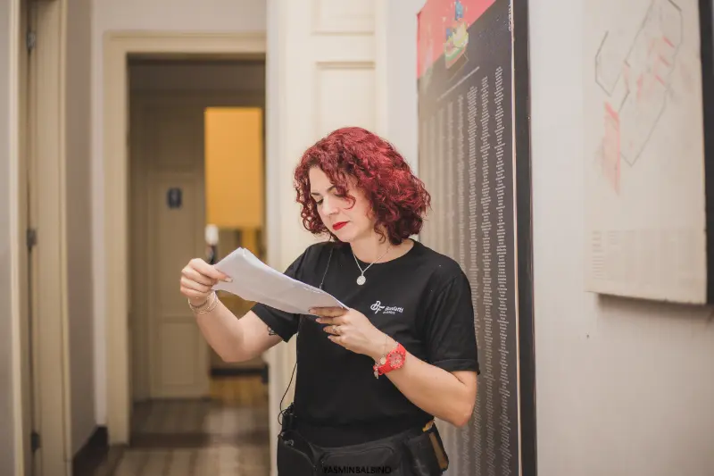 Bonfatti Eventos verificand o cronograma do casamento