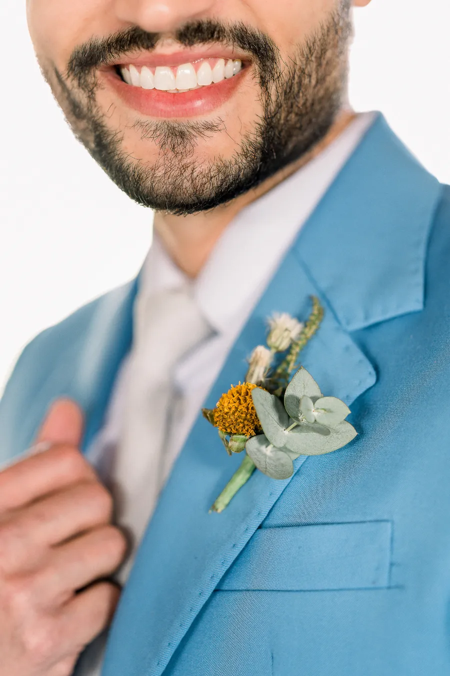 noivo com lapela amarela