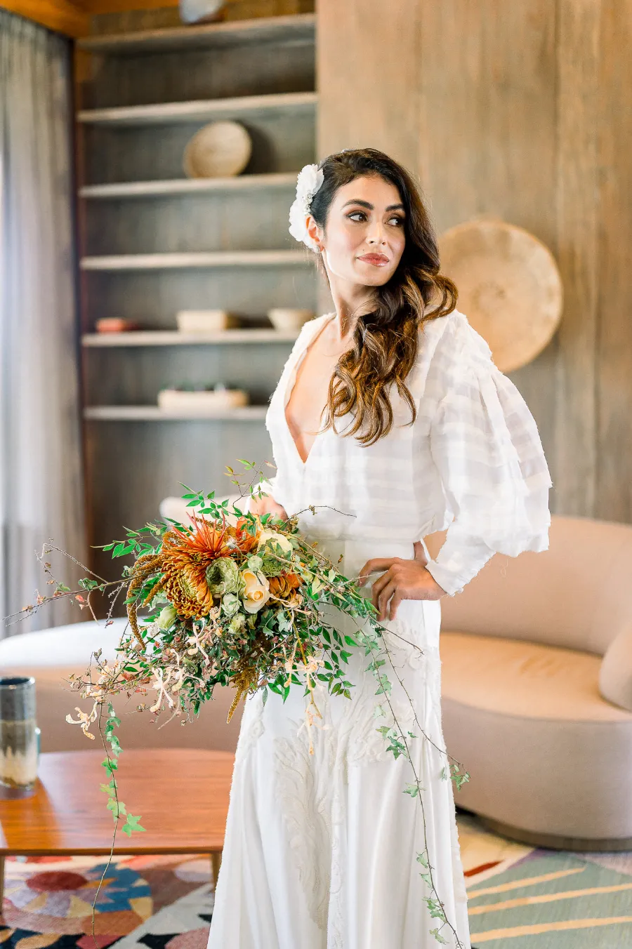 noiva com buque colorido
