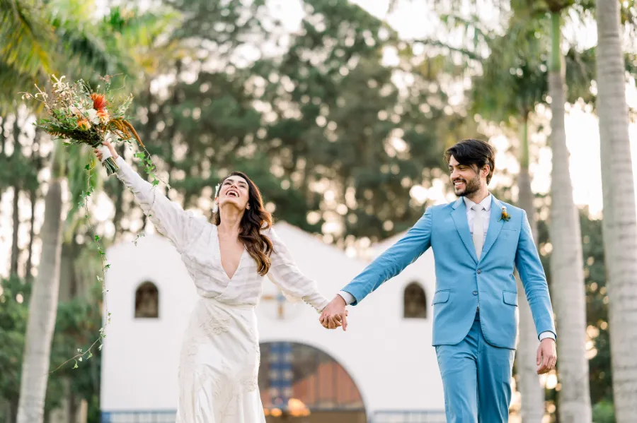 noivos na cerimonia de elopement