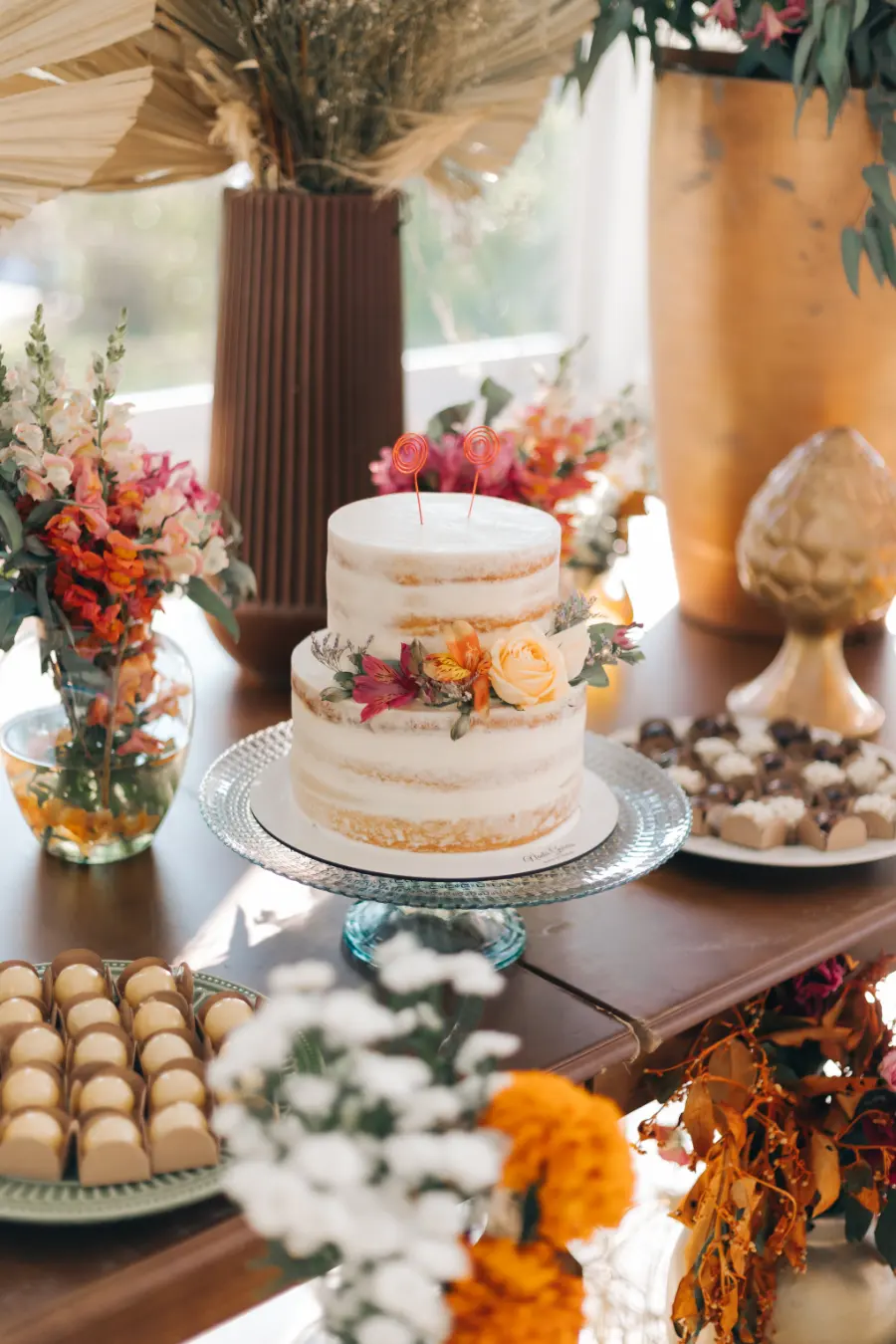 bolo de casamento simples semi espatulado