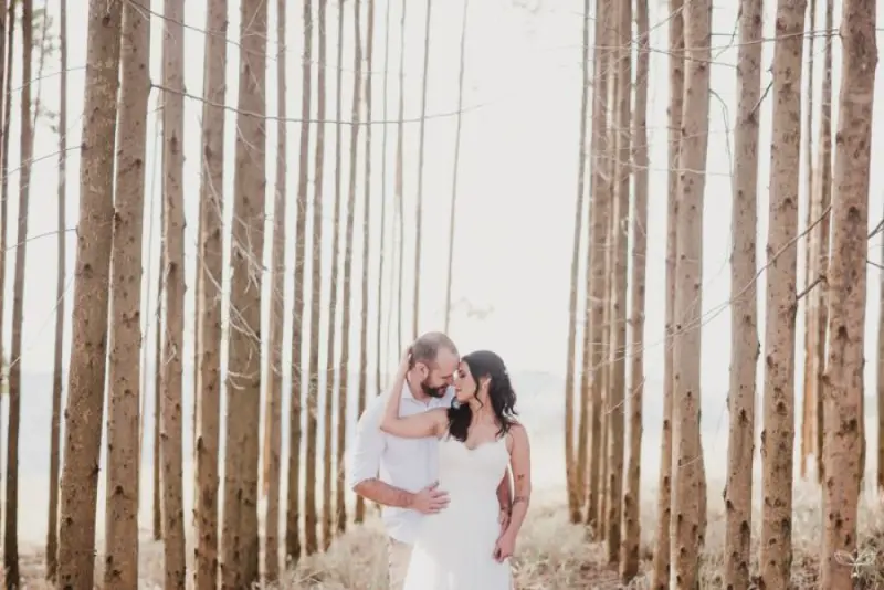 ensaio bodas de papel no campo