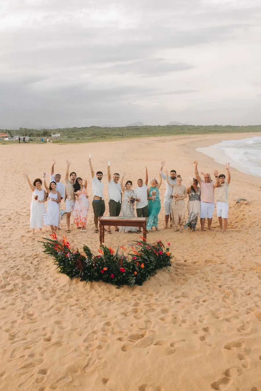 micro wedding na praia para celebrar bodas de porcelana