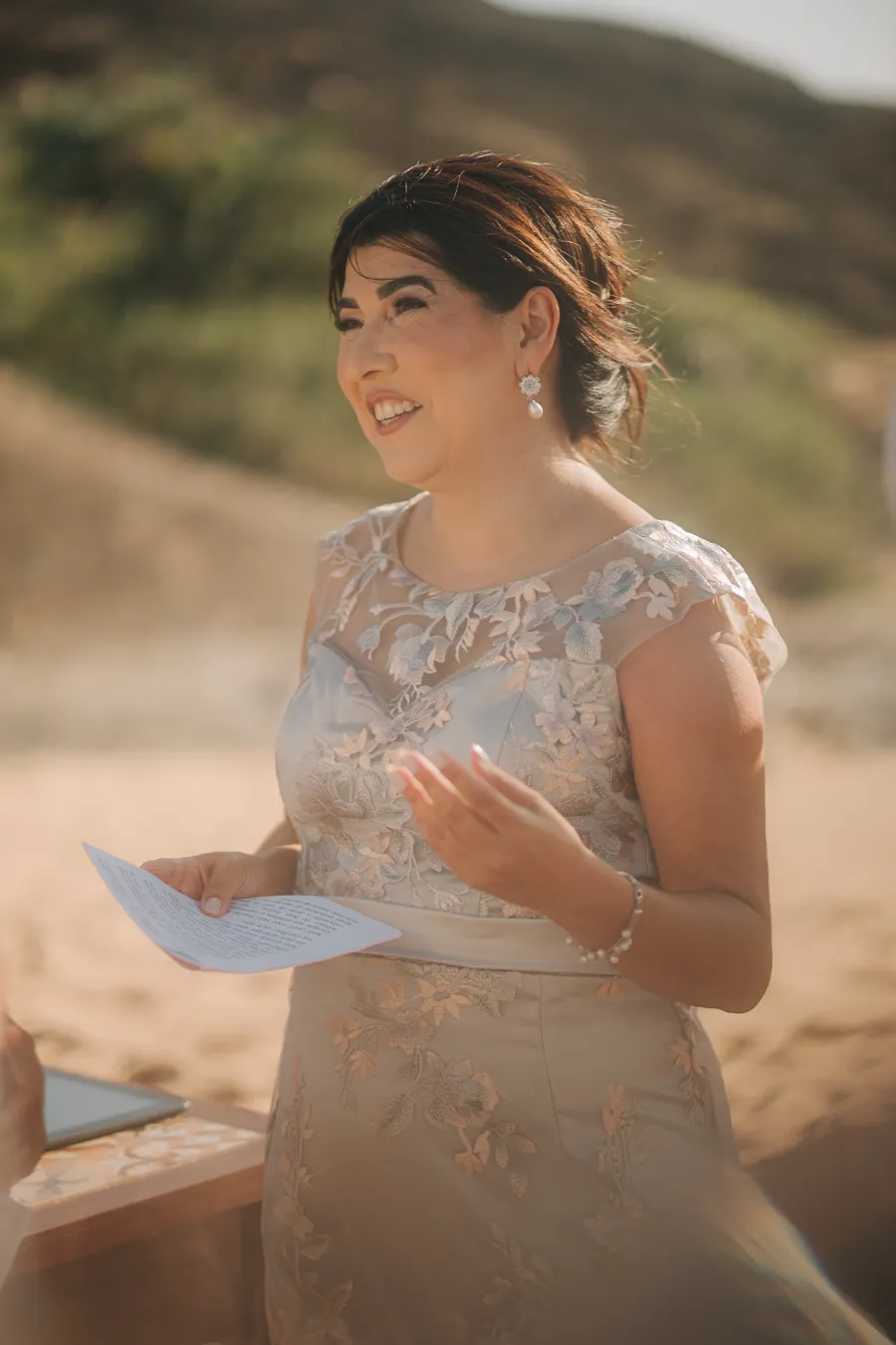 noiva celebrando bodas de porcelana