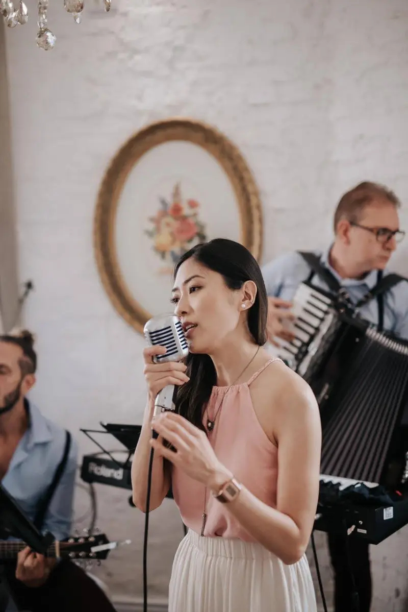 imagem 5 fornecedor: Carol Matsui Música e Eventos