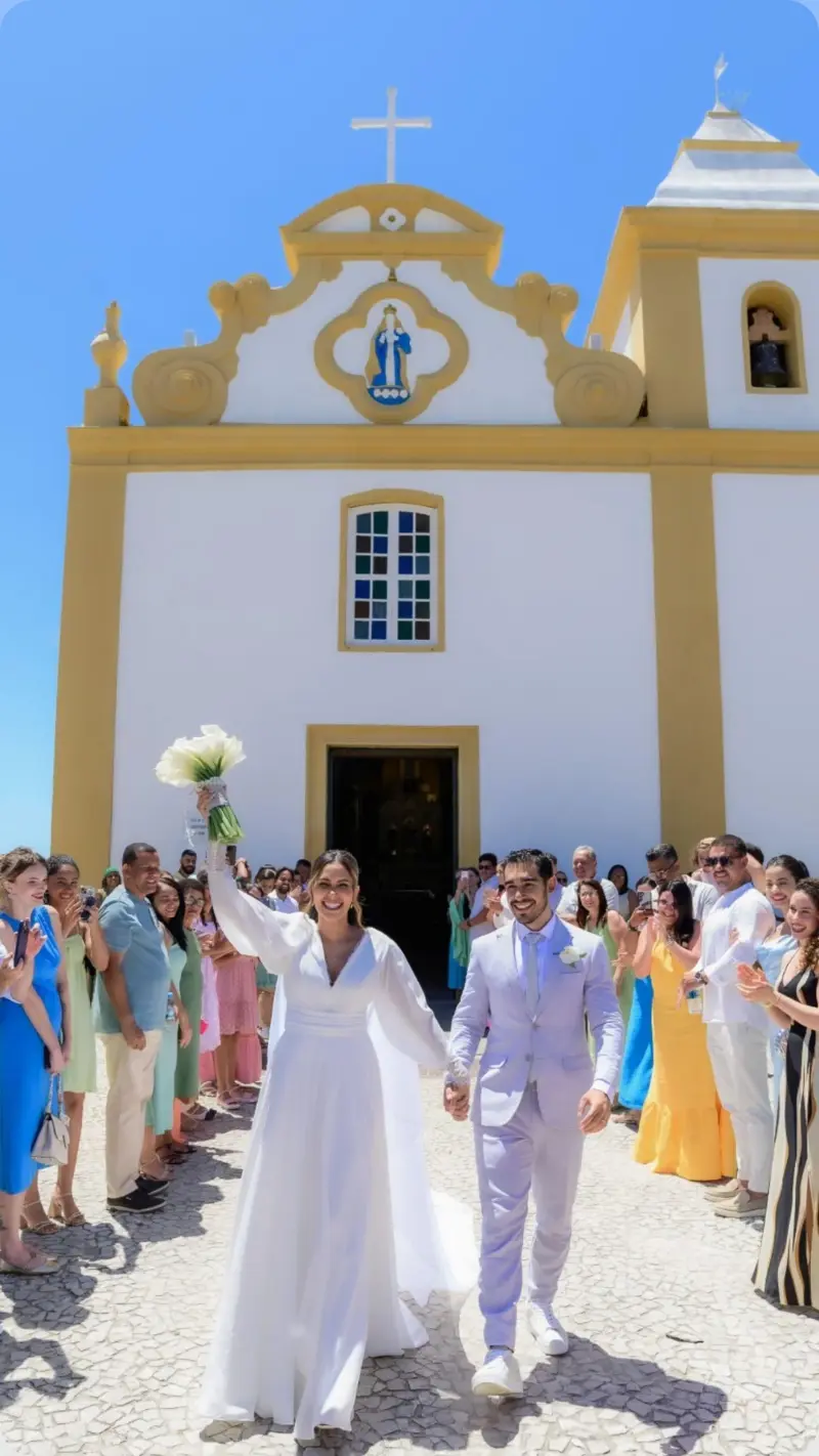 saída dos noivos da capela