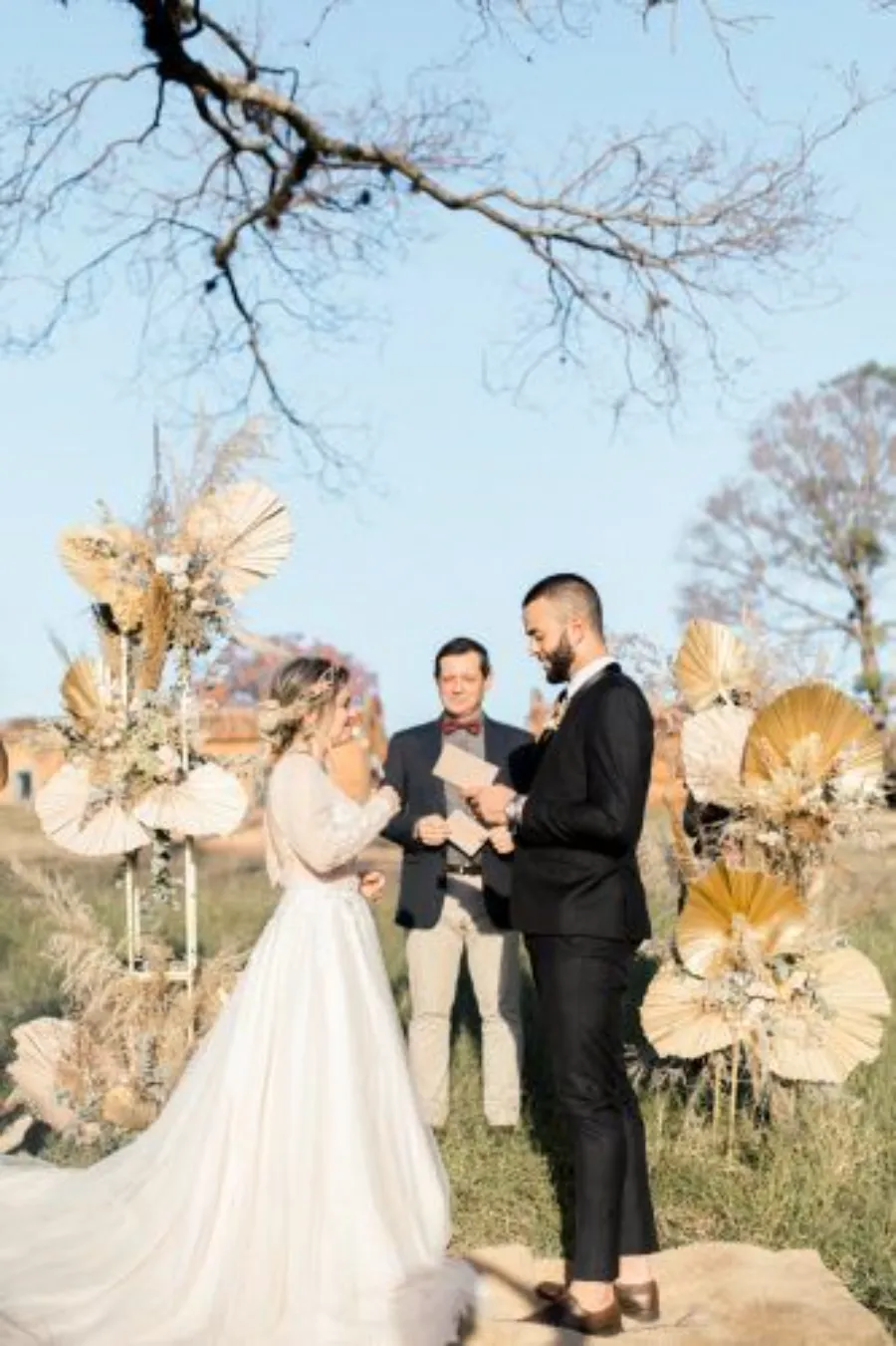 casal trocando votos nas bodas