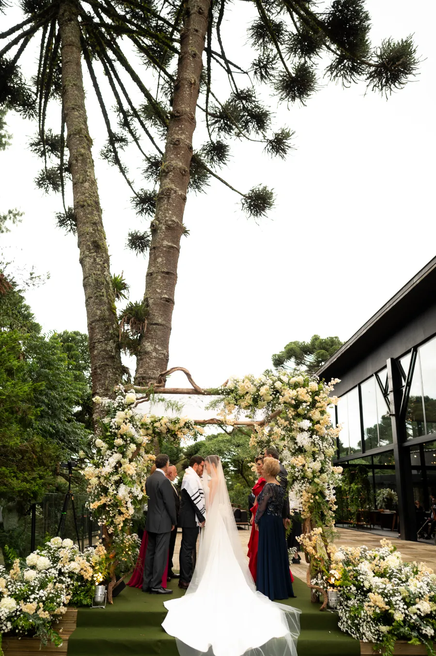 noivos no casamento judaico
