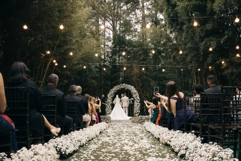cerimônia de casamento no La Foret ao ar livre