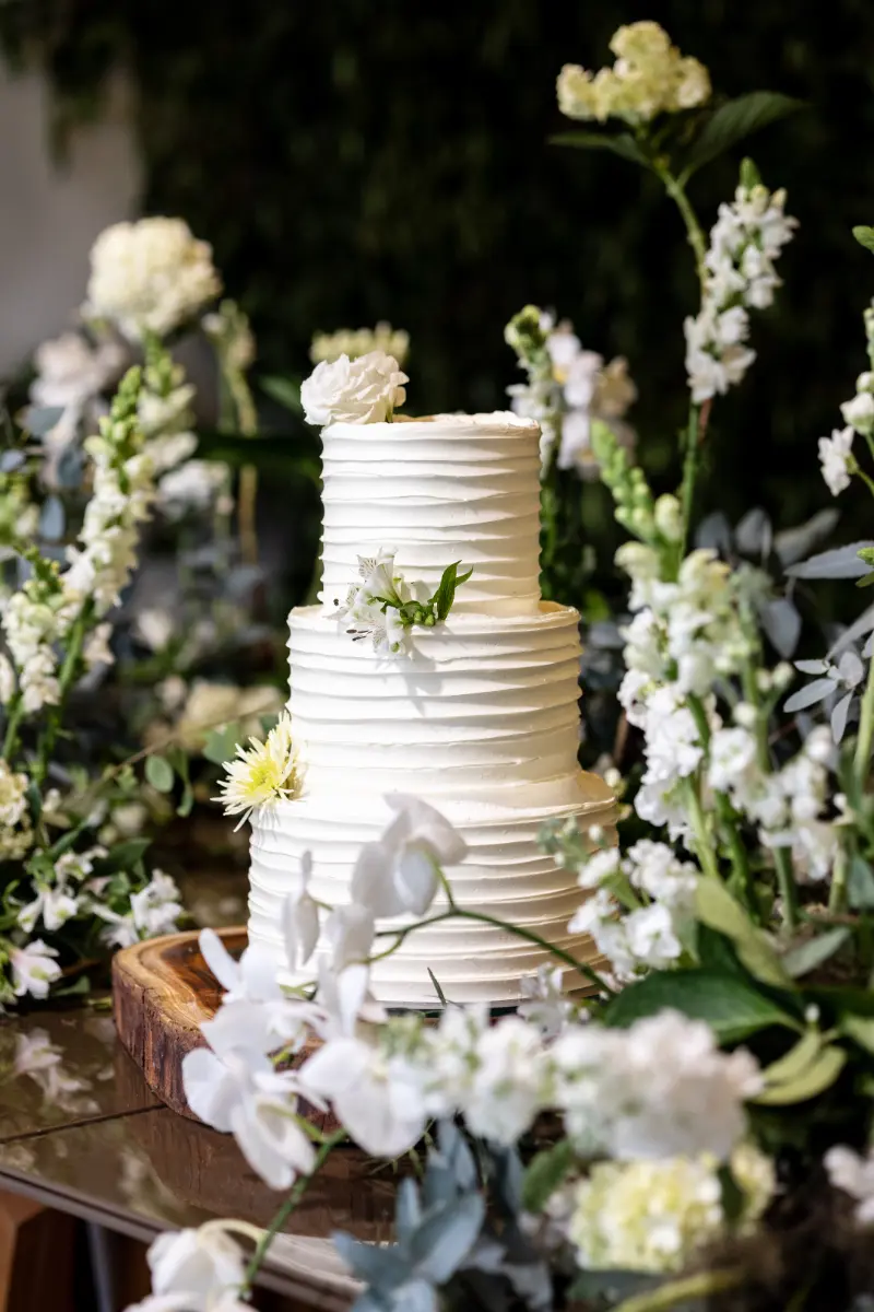 bolo de casamento no estilo clássico