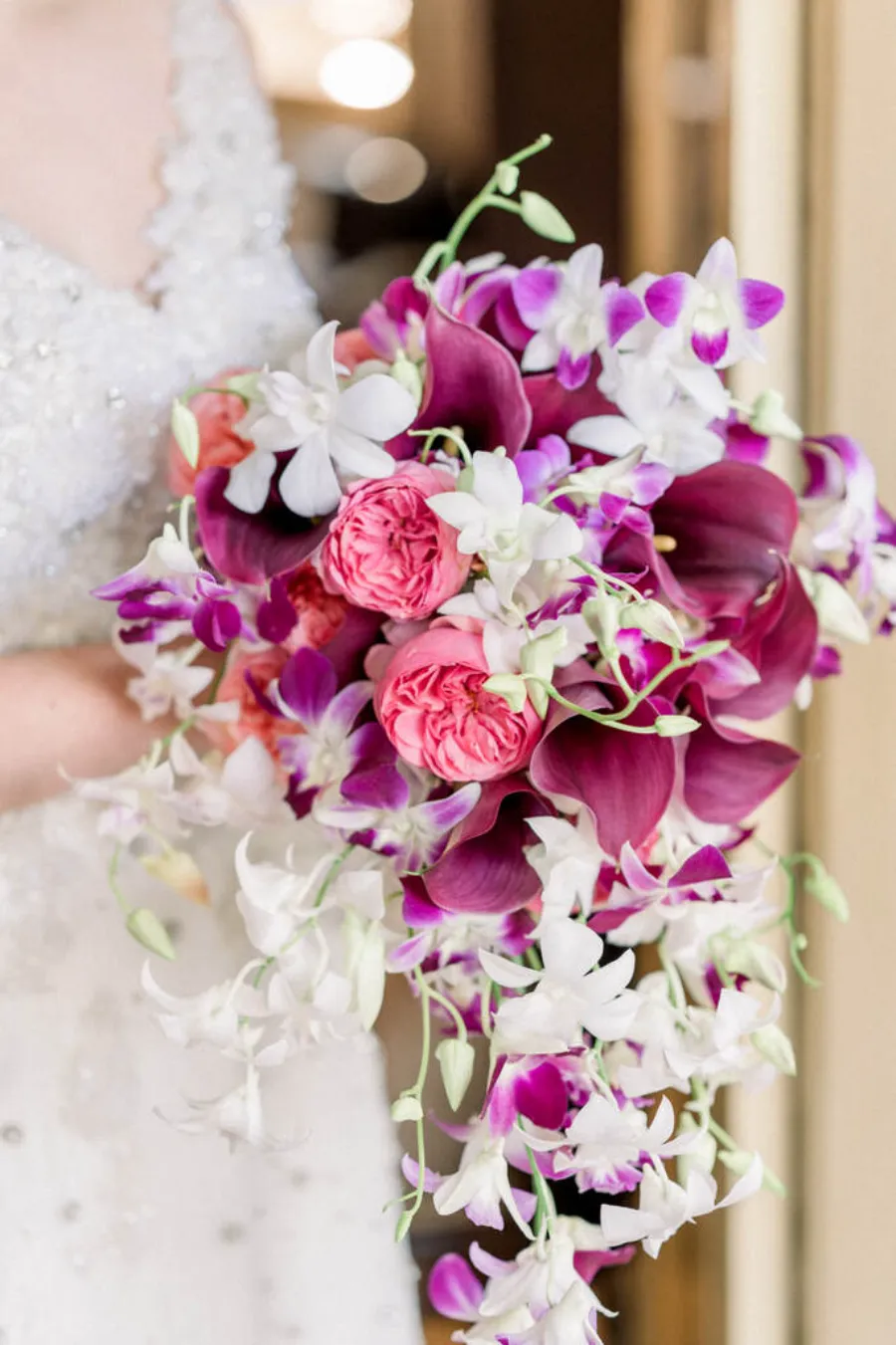 noiva com buque rosa