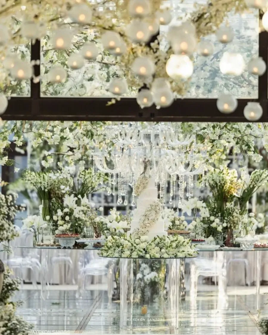 salão com decoração de casamento sofisticado