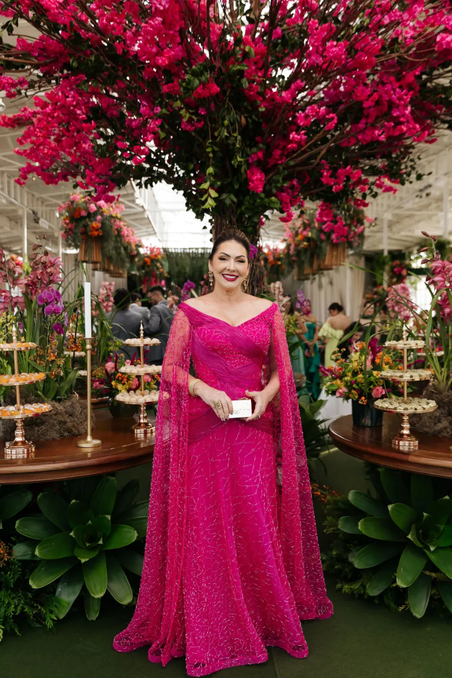 mãe da noiva com vestido rosa