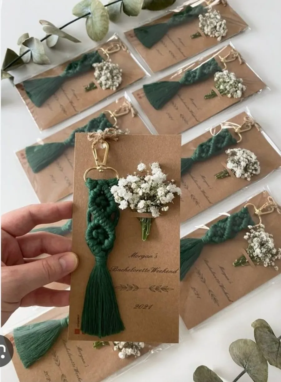 lembrancinha de casamento com chaveiro verde