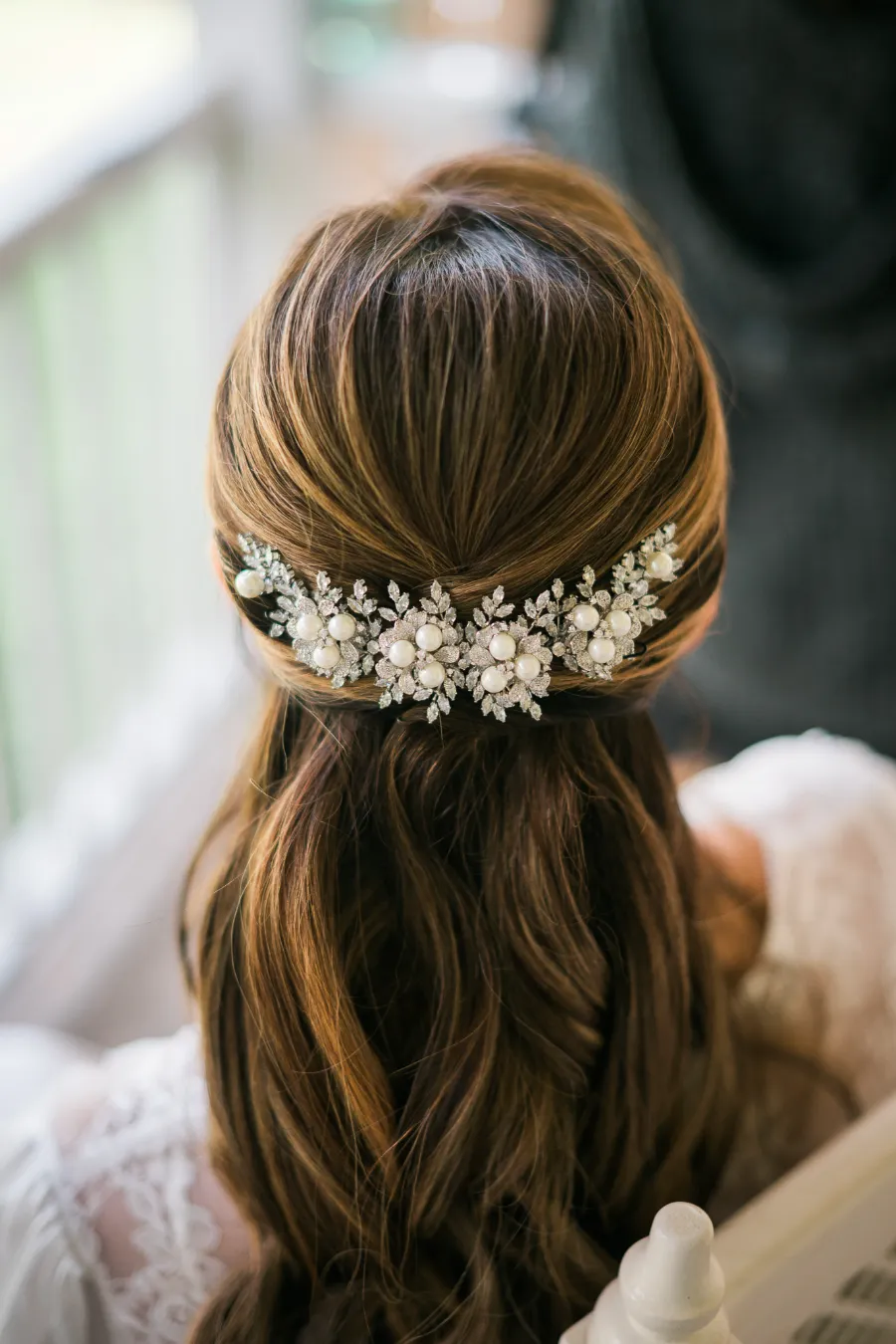 penteado de noiva semipreso com joias