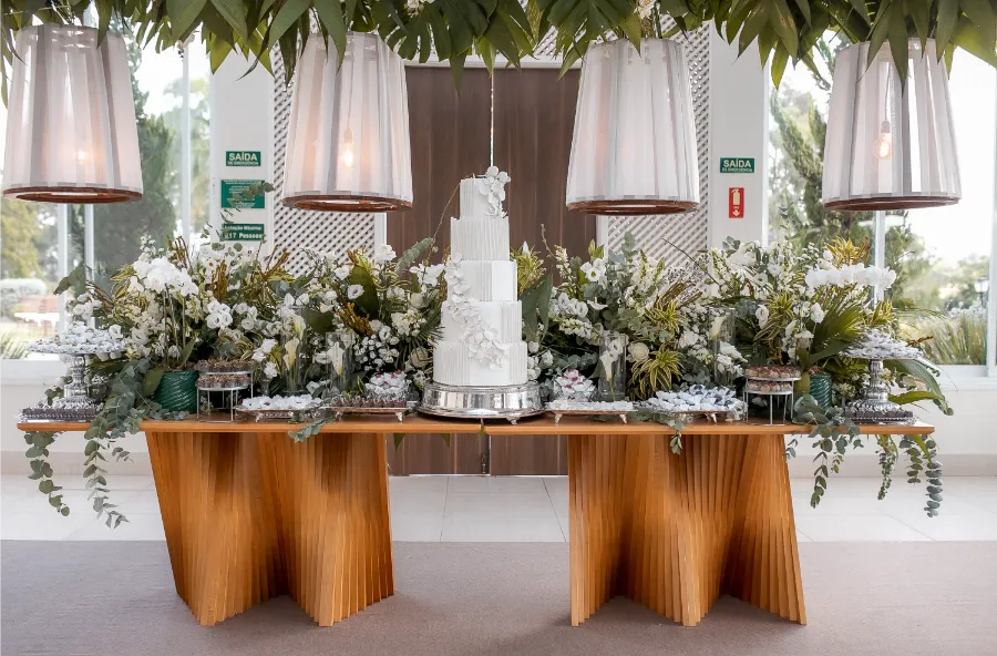 Casamento à Beira do Lago: Um Sonho no Giardino di Menis