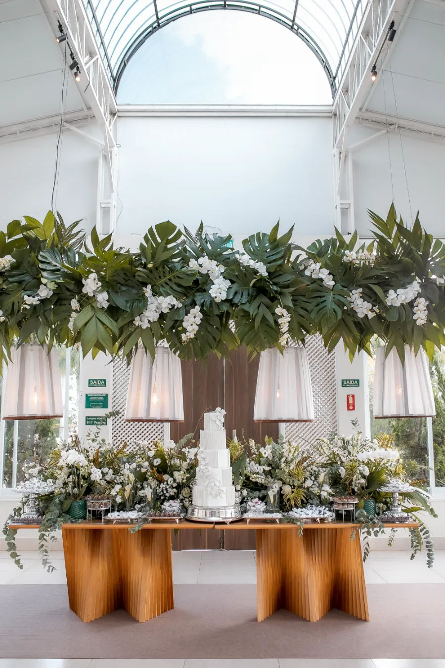 Casamento à Beira do Lago: Um Sonho no Giardino di Menis