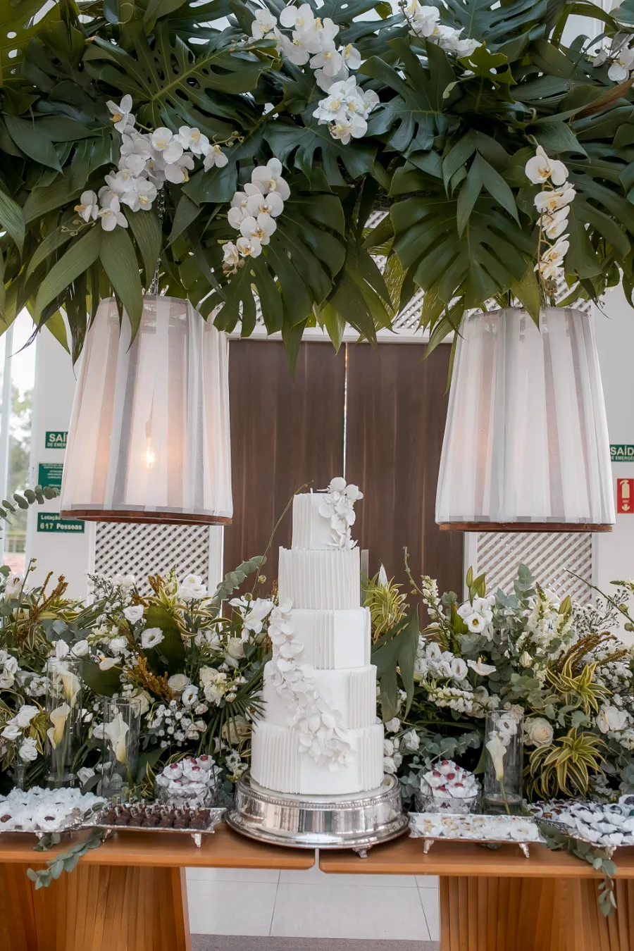 Casamento à Beira do Lago: Um Sonho no Giardino di Menis