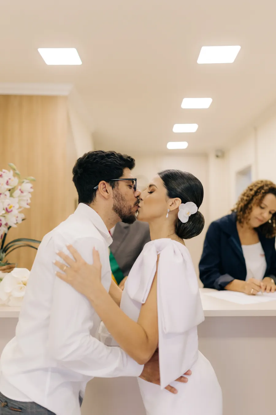 noivos no casamento civil simples