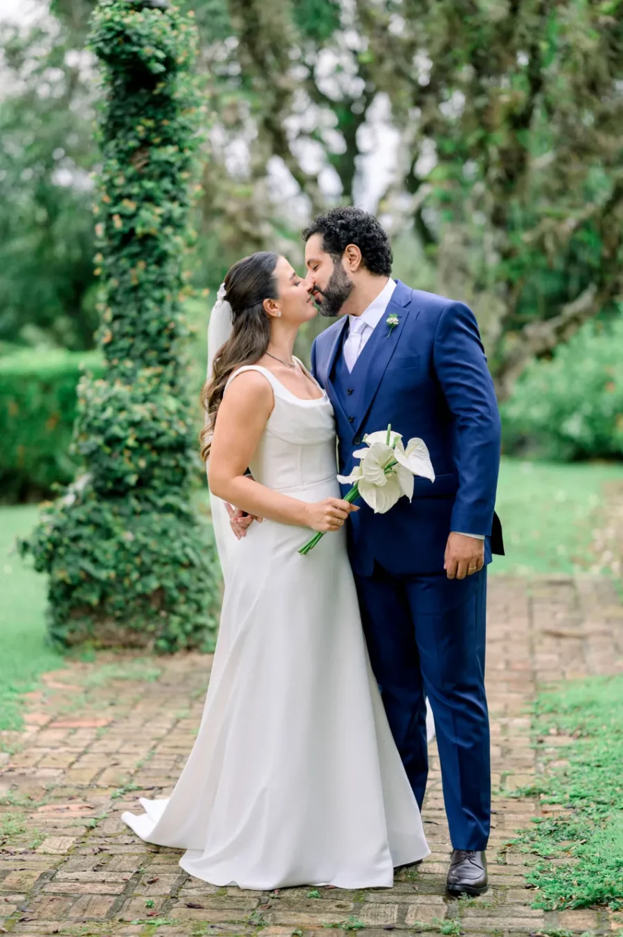 Vestido Minimalista: Como Tendência Virou Destaque em Casamento