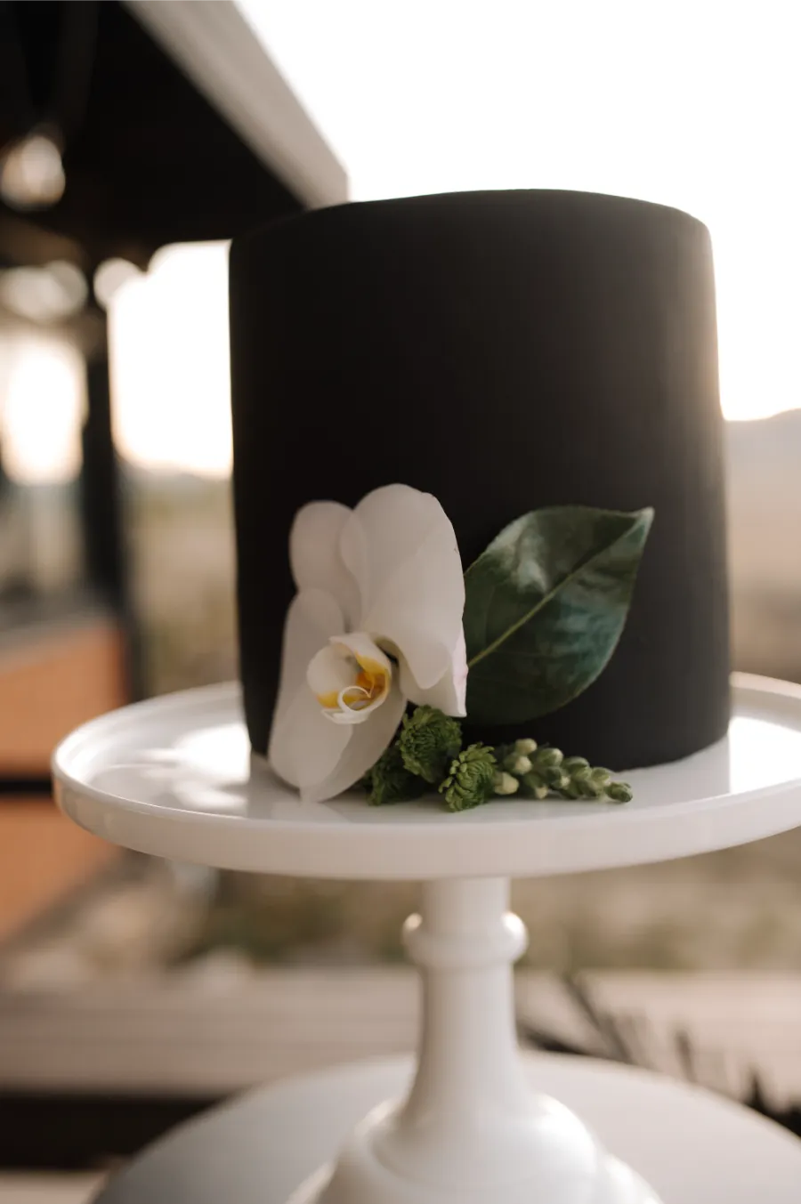bolo de casamento preto moderno