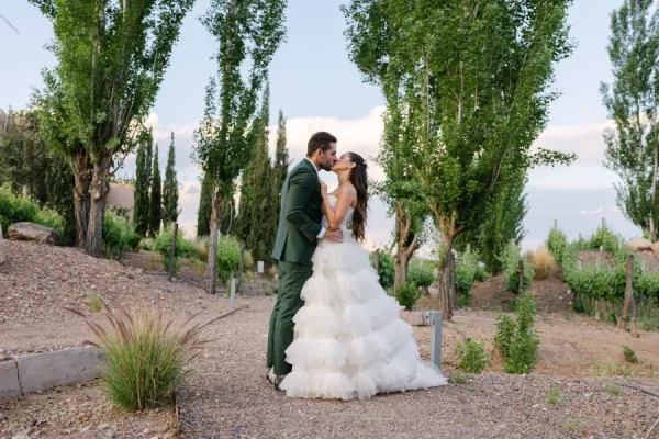 capa post: noivos no campo em casamento na argentina