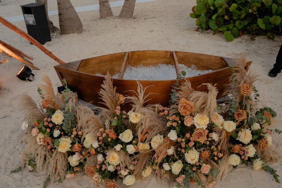 barco decorativo com bebidas