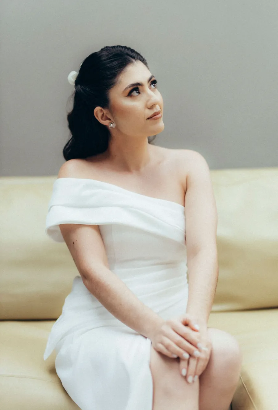 noiva retro com cabelo semipreso