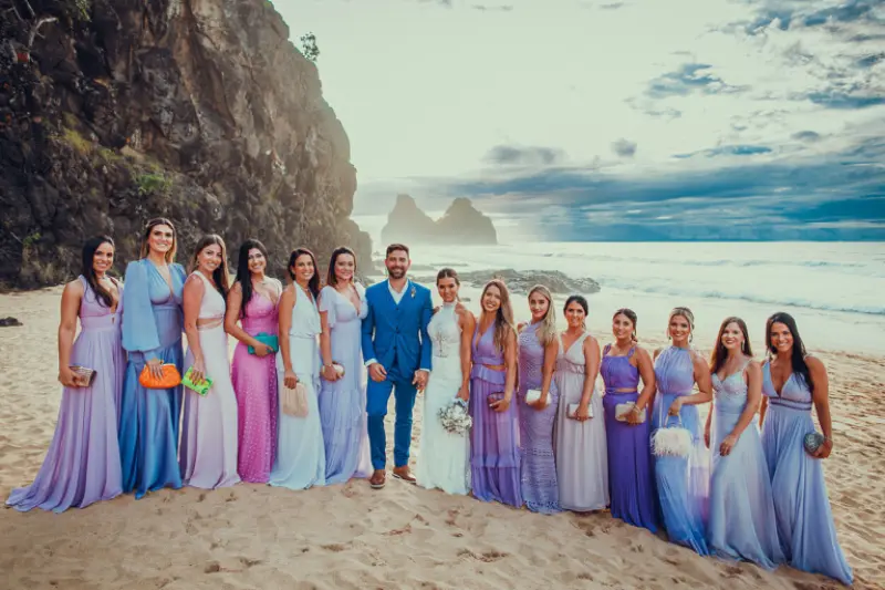 noivos e padrinhos em casamento em Fernando de Noronha